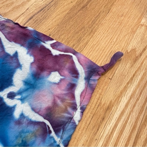 Hand tie dyed giant wall hanging tapestry in a 51x46" psychedelic rainbow glitch - Picture 8 of 8